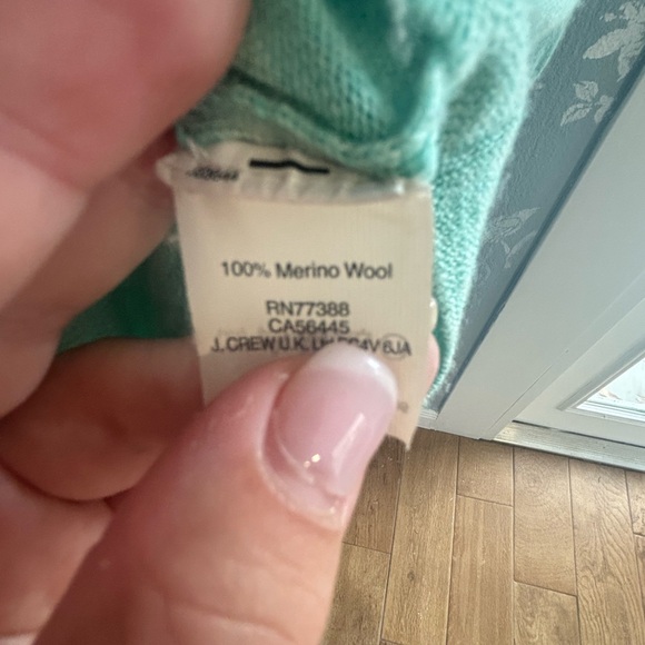 ⚡️⚡️⚡️$8 FLASH SALE ENDS AT MIDNIGHT⚡️⚡️⚡️ J. Crew
100% Wool Crew Neck Sweater - Picture 5 of 8